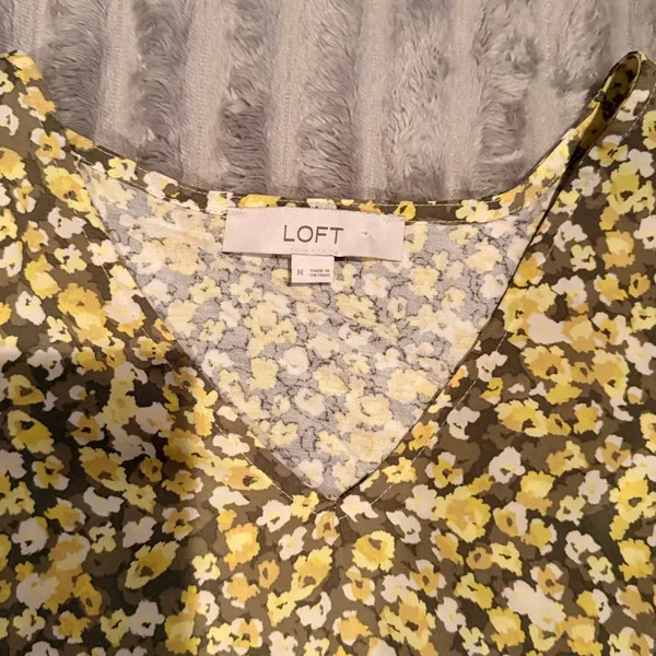 LOFT Womens Yellow Olive‎ Green Floral V-Neck Puff Sleeve Blouse Top M - Image 3