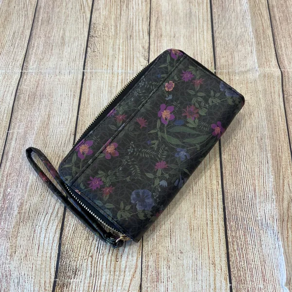 Guang TongVegan Leather Wristlet Wallet Black‎ Gold Hardware Organizer Floral - Image 9