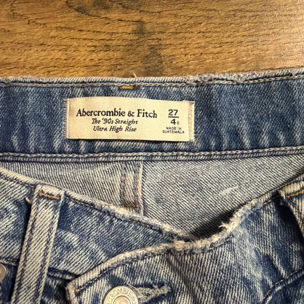 Abercrombie High-Rise Jeans Ultra 90s Straight - Image 5