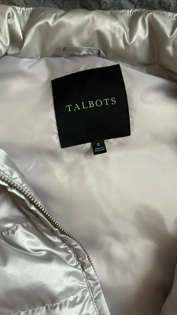 Talbots Puffer vest - Image 3