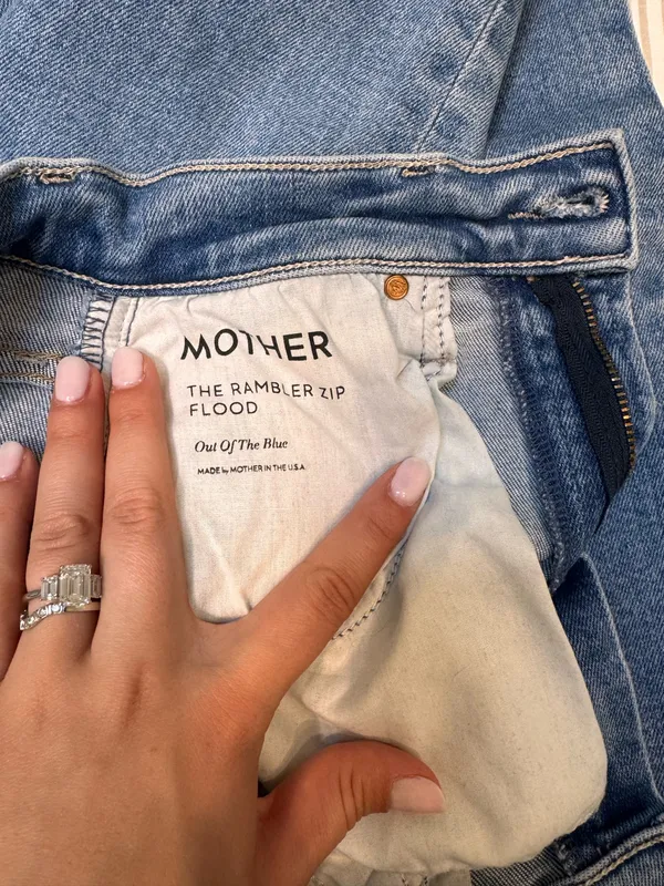 MOTHER The Rambler Denim Zip Flood Jeans - Image 2