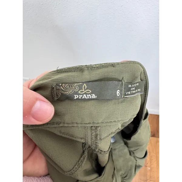 Prana Halle Shorts Womens 6 Olive Green Zion Stretch Hiking Outdoor Cargo - Image 3