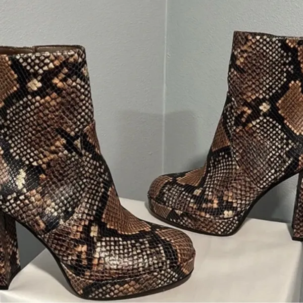Vince Camuto Brown and Black Heeled Boots - Image 6