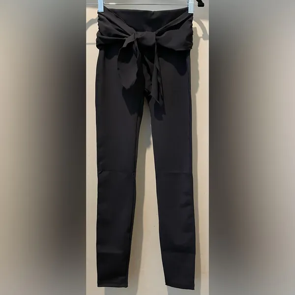 NWOT Zuda Black Bow Tie Leggings Size XXS - Image 3