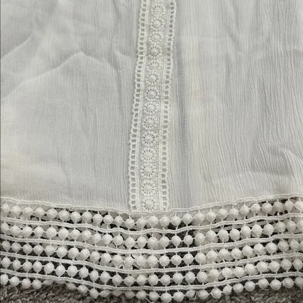 Gimmicks by BKE Off White Lace-Trim Cami Tank Top - Image 11