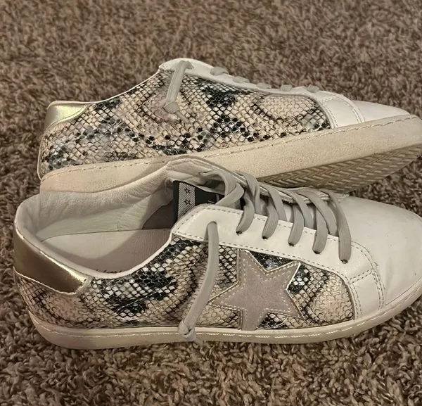Sneakers - Image 2