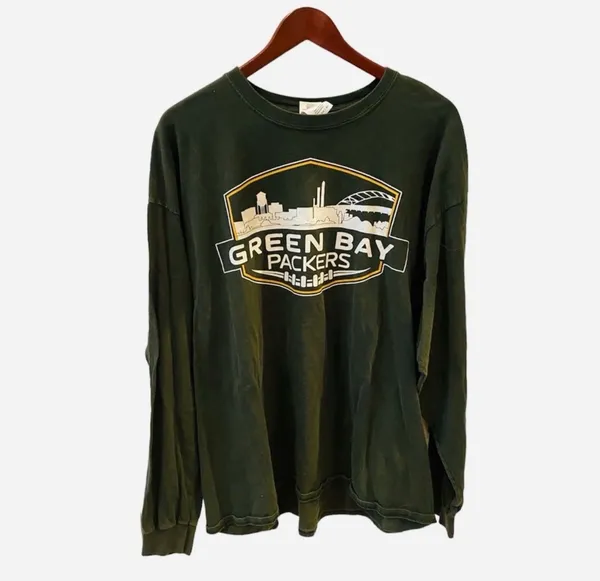 Gildan Green Bay Packers Cityscape Patriotic Flag Long Sleeve TShirt 2XL Football - Image 3