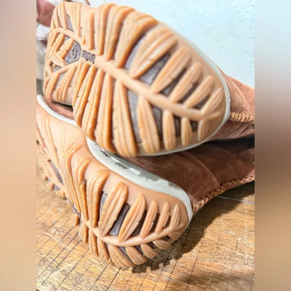 Patagonia Lugano Waterproof Boots for women. Size 7.5 GREAT CONDITION - Image 8