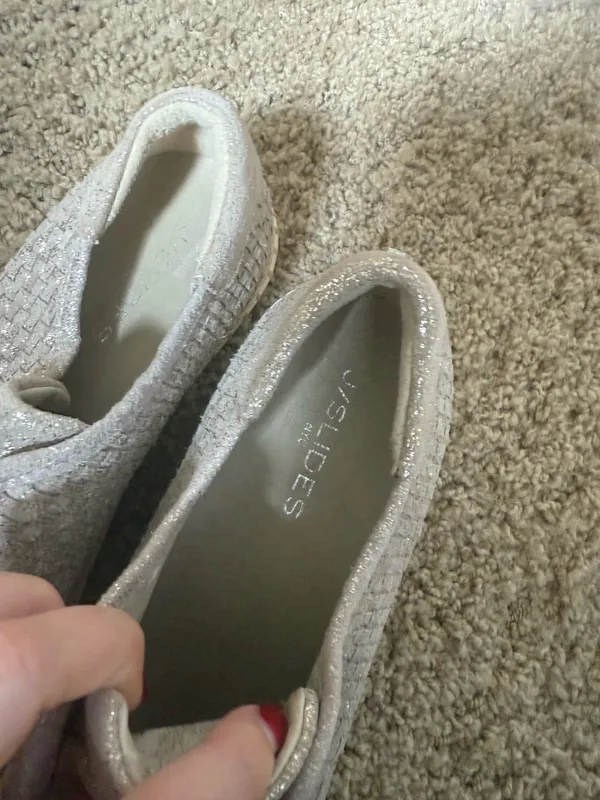 J/slides grey slip on sneaker - Image 3