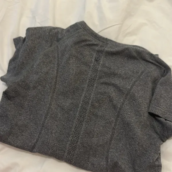 Lululemon Grey Swiftly Tee - Image 4