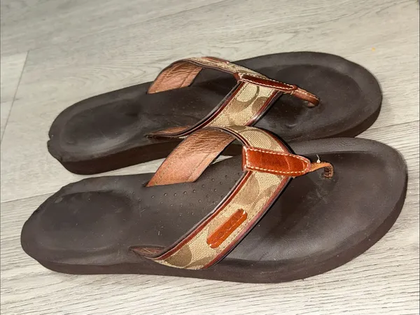 Coach "Juanita" Tan/Brown Flip-Flop Sandal (Style Q1787) Women’s size 10 - Image 2