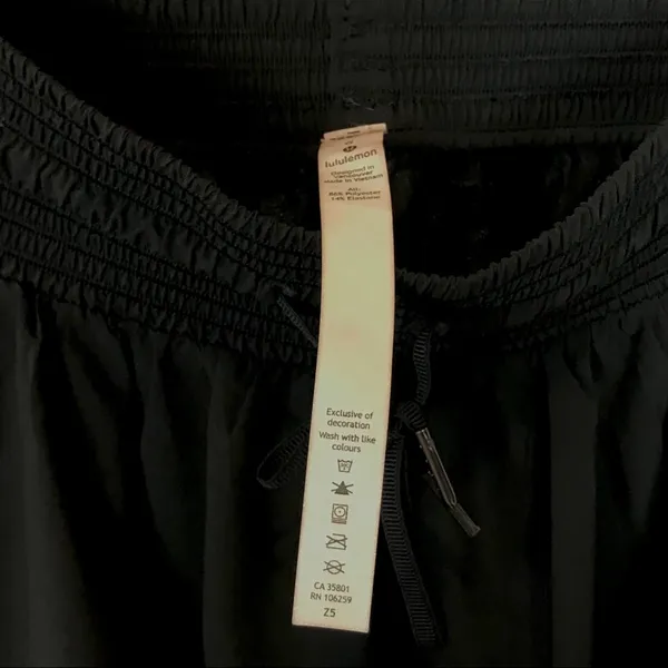Womens Size 6 Lululemon Black Pull On A-Line Midi Skirt - Image 2