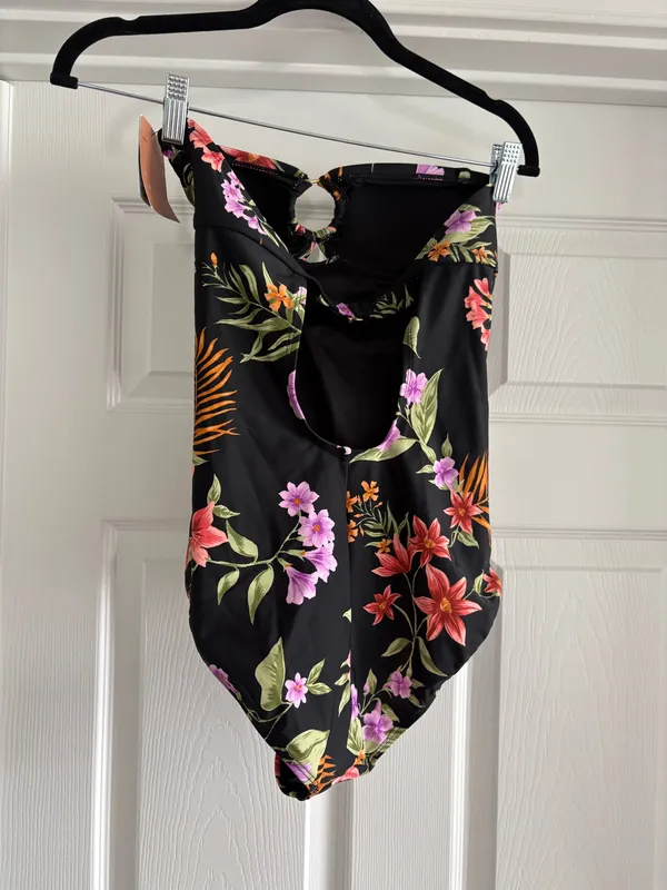 Shade & Shore One-Piece Swimsuit New Small - Image 5
