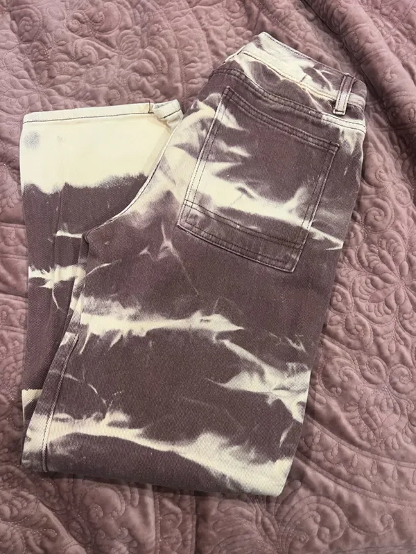 Cider High-Rise Skinny Tie-Dye Jeans in Purple and Cream - Image 2