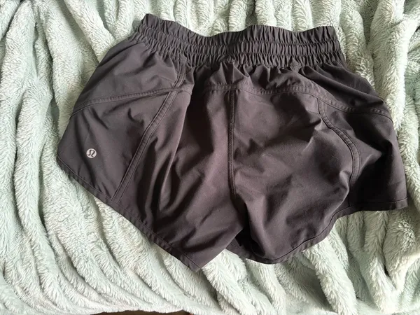 Lululemon Shorts Hotty Hot size 6 4” black - Image 2