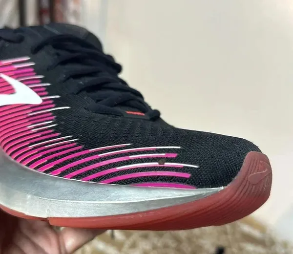 Brooks Levitate 1202581B083 Women's Size 11-Black Pink - Athletic Running Shoes - Image 4