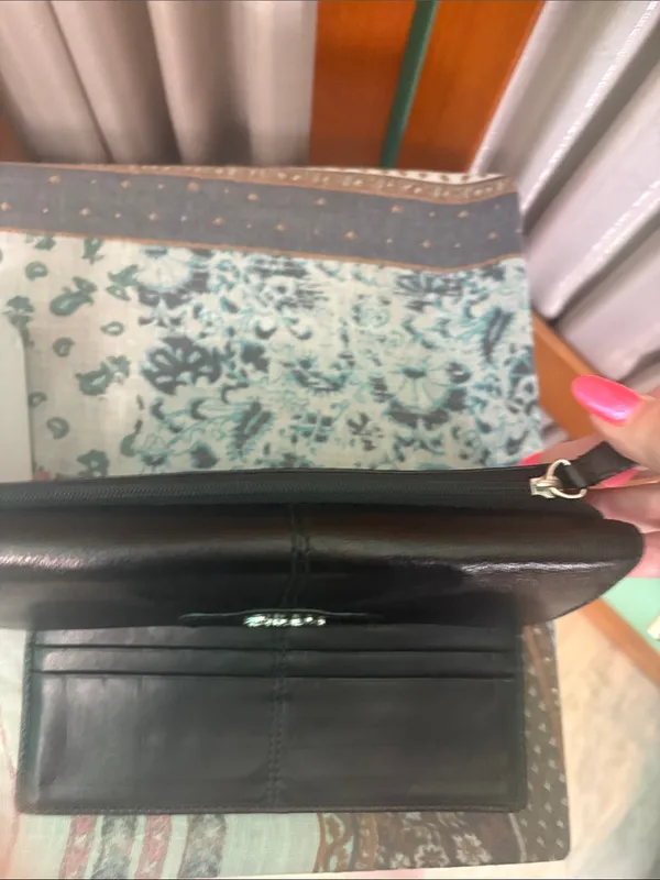 Coach Black Leather Foldover Wallet with Silver Logo - Image 8