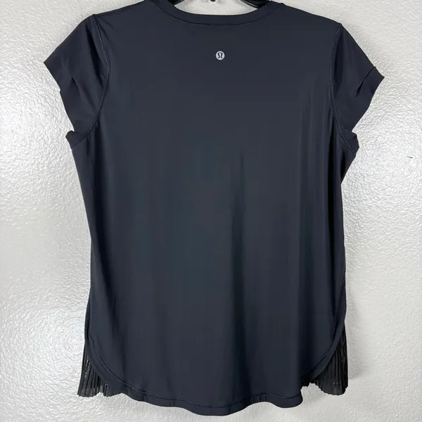 Lululemon Black pleated side Women's Top SZ: L - Image 2