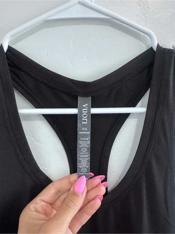 Vuori Black Racerback Tanktop Medium - Image 3