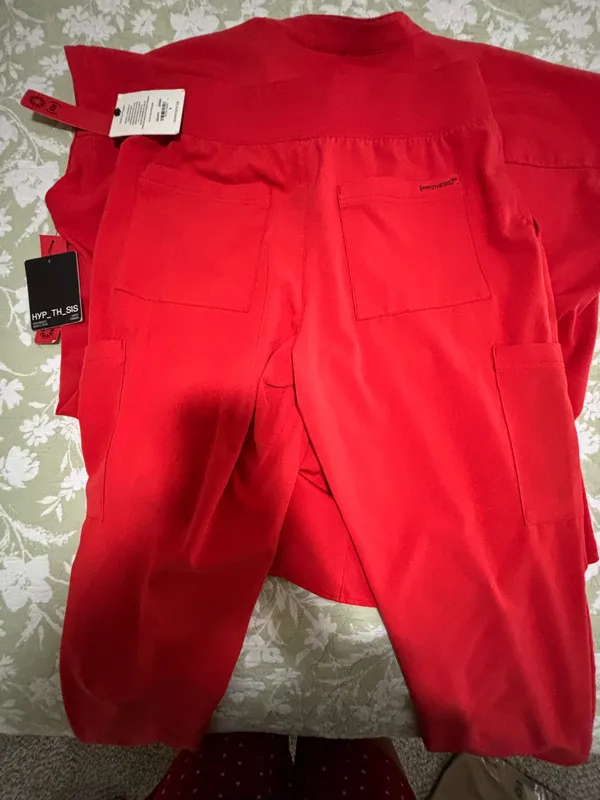 Hypothesis Red Scrub Set - Image 5