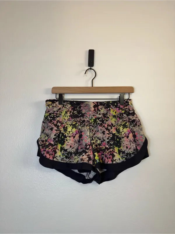Lululemon Calm Tides Lined Running Short 2.5" Stencil Blossom Pink Multi - Image 2