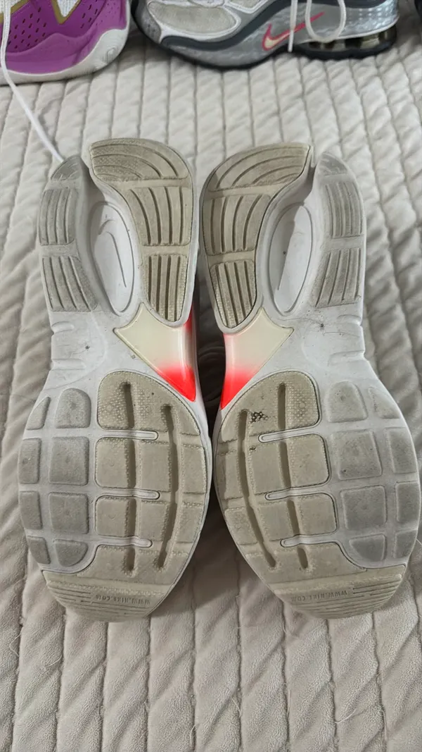 Women’s Nike Flywire Shoes - Image 2