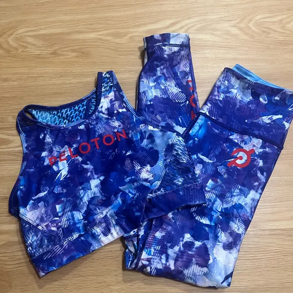 Peloton X WITH Blue Moves High Neck Sports Bra & Reversible Leggings Medium‎ - Image 2