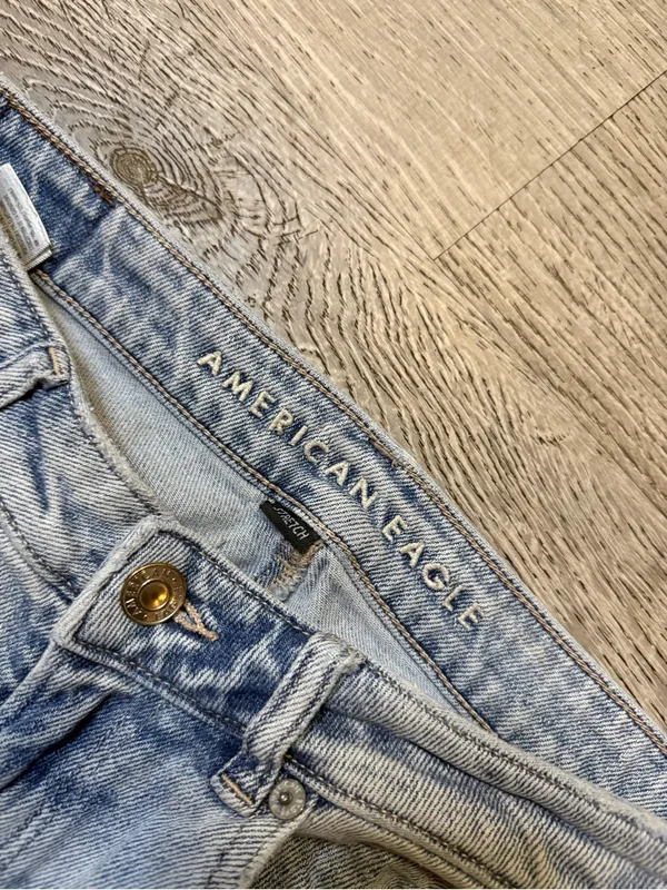 •AMERICAN EAGLE• MOM STRAIGHT JEANS - Image 4