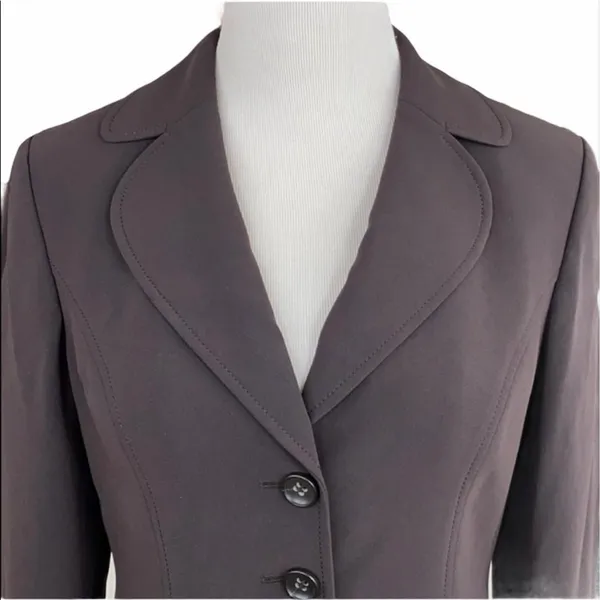 Petites Classic Brown Cuff Sleeve Blazer - Image 4