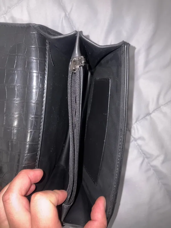 Crocodile Style Crossbody Black Bag - Image 12
