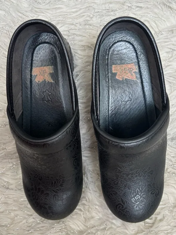Dansko Black Floral-Embossed Women’s Leather Professional‎ Clogs Size 36 - Image 6