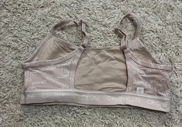 Calvin Klein Open Back Sport Bra Size Medium - Image 2