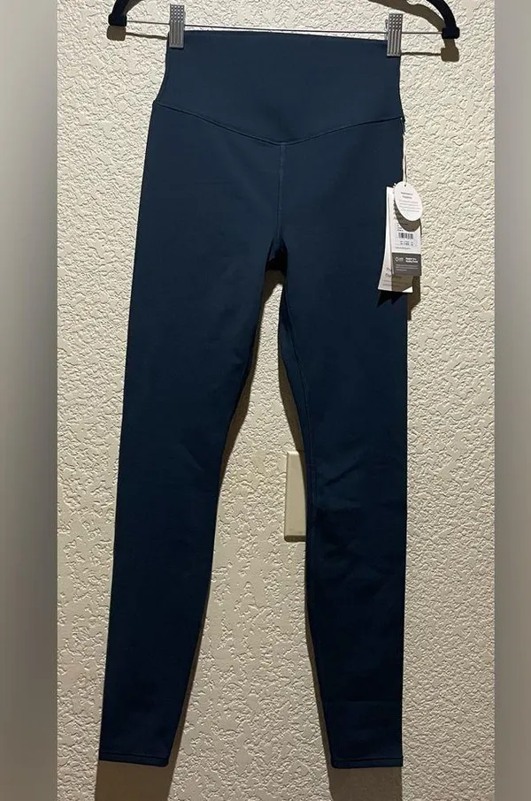 Vuori NWT Chilled Out 7/8 Leggings Color Ink Navy High Rise 27” Size S - Image 5