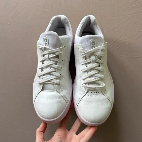 On Running The Roger Advantage Sneakers - Image 4