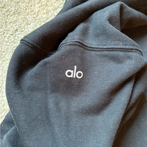 Alo Yoga Crewneck - Image 5