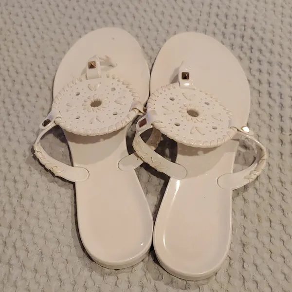 Jack Rogers white sandals w/ iconic circular vamp feature. Size 10 (#14) - Image 2