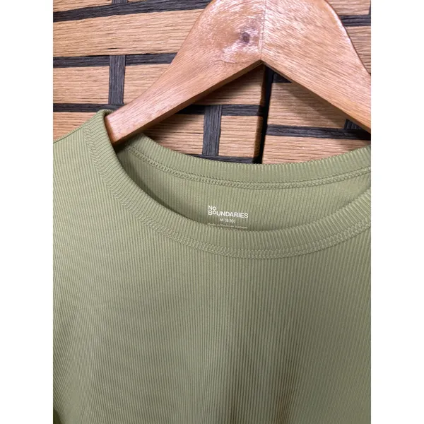 No‎ boundaries Green Ribbed Long Sleeve Tee Size Medium - Image 4