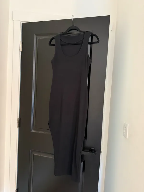 Black ribbed side slit midi dress size 6 - Image 5
