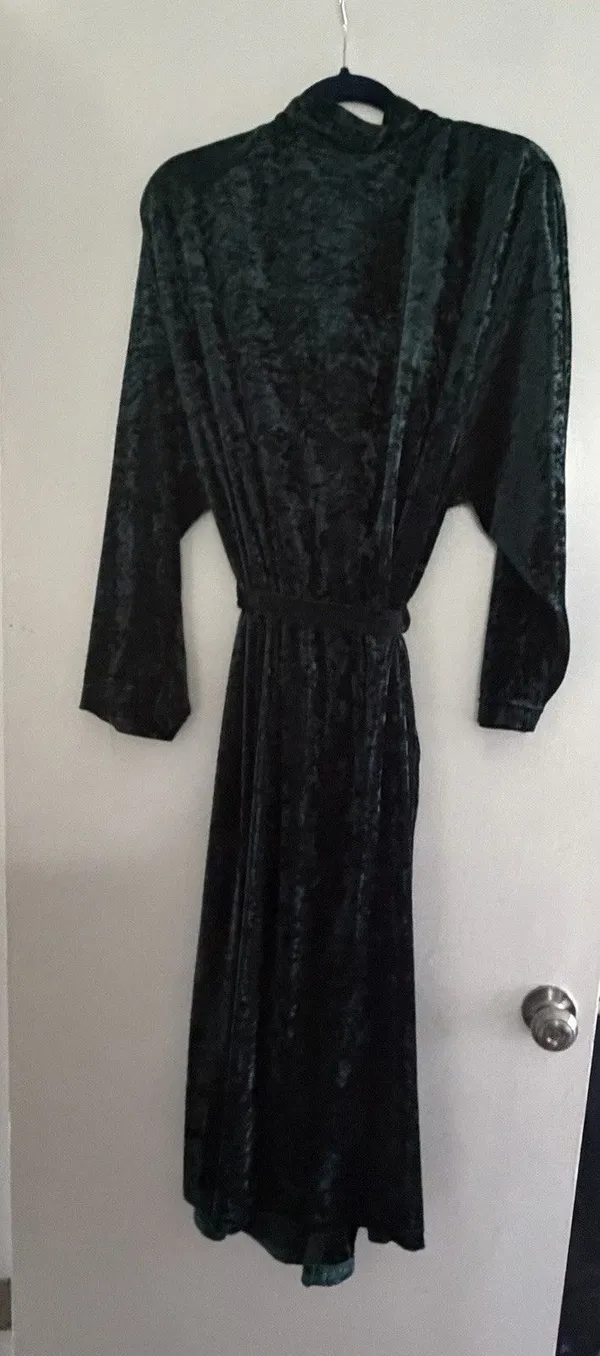 Vintage Lane Bryant Emerald Green Velvet Robe Size 14/20 - Image 2