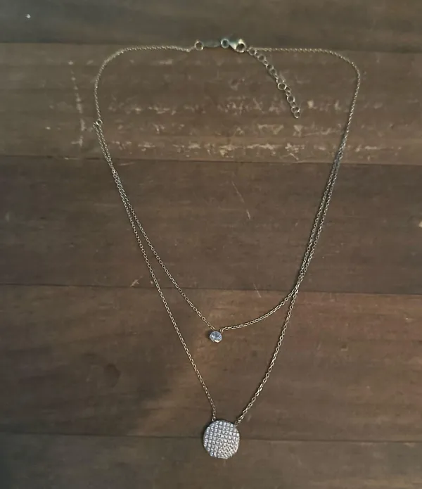 Dainty 925 gold layered pave crystal disc necklace - Image 3