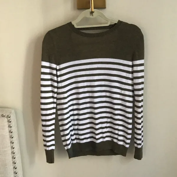 GUESS Keyhole Olive & White Striped Sweater Sz S - Image 2