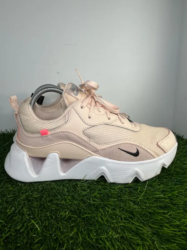Title: Nike RYZ 365 2 Women’s Sneakers Pink Beige Chunky Casual Shoes Size 9.5 - Image 3