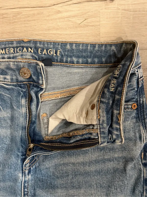 American Eagle Strigid Ripped Mom Jeans Size 4 Short High Rise Distressed Denim - Image 5