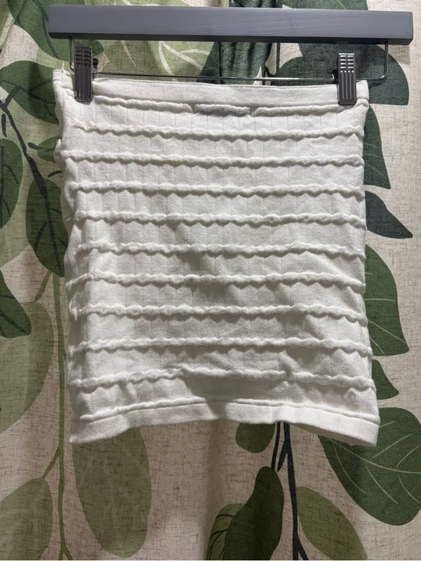 Zenana Outfitters White Textured Mini Tube top with Front Twist - Image 2