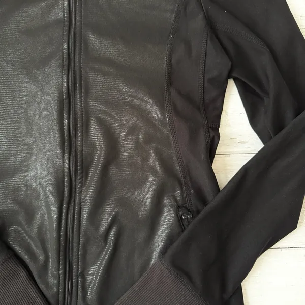 Athleta M Women’s Black Zip Up Athleisure Jacket Warm Ups Size Medium - Image 2