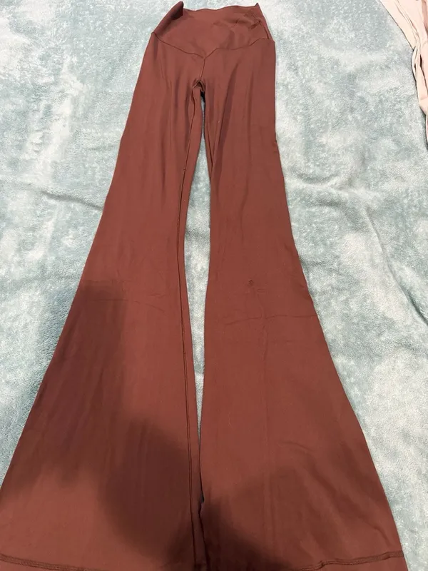 Offline by Aerie Real Me High Waisted Crossover Rib Super Flare Legging in Brown - Image 3