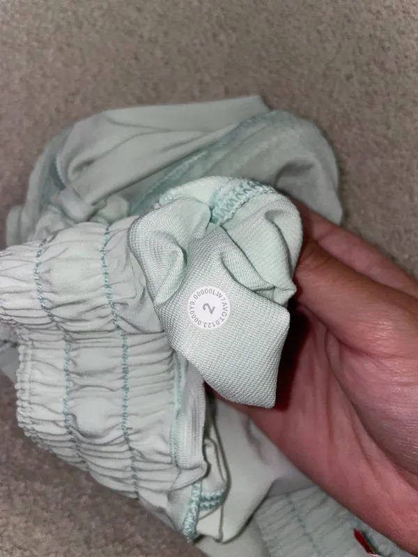 Lululemon Hotty Hot 4" - Image 3