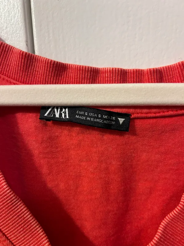 Cropped V Neck Top - Image 3