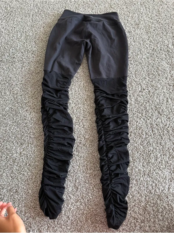 Beyond Yoga Black High-Rise Ruched Leggings Leg Warmer Ballet - Image 8