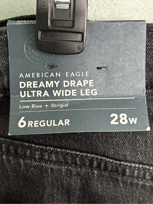 NWT American Eagle Dreamy Drape Strigid Ultra Wide Leg Jeans Low Rise 6 R 28 - Image 6